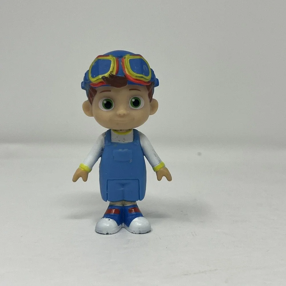 Mixed Lot of 6 Kids Toys/figures  Kelly Mattel, ana, tom-tom coco melon and etc.